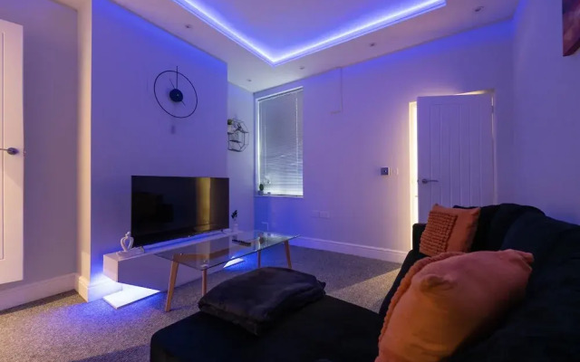 Bespoke 2-bed House in Stoke-on-trent