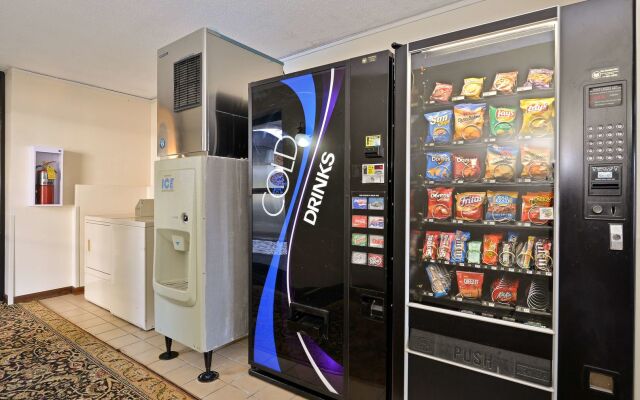 Days Inn by Wyndham St. Charles IL