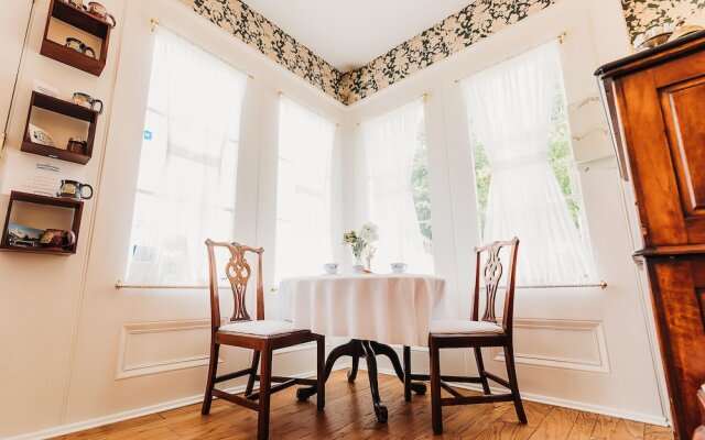 The Rochester Inn, A Historic Hotel