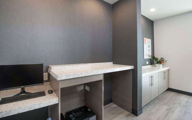 Comfort Inn & Suites