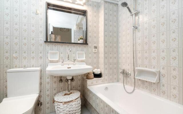 Athena by Heloni Apartments