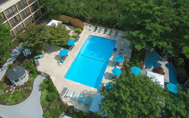 Holiday Inn Westbury - Long Island by IHG
