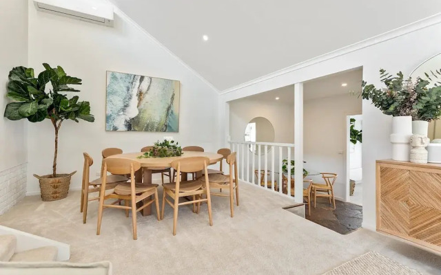 Clifftop Coastal Sanctuary With Panoramic Views
