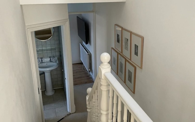 Charming and Serene 2 Bedroom Flat - Sands End