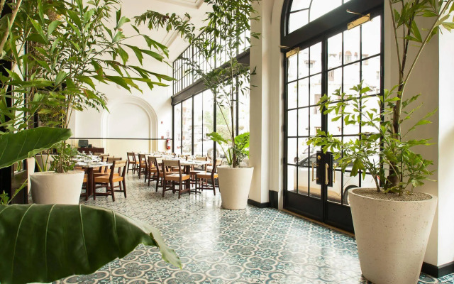 American Trade Hotel