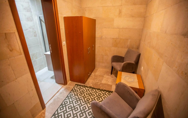 Capiedra Hotel