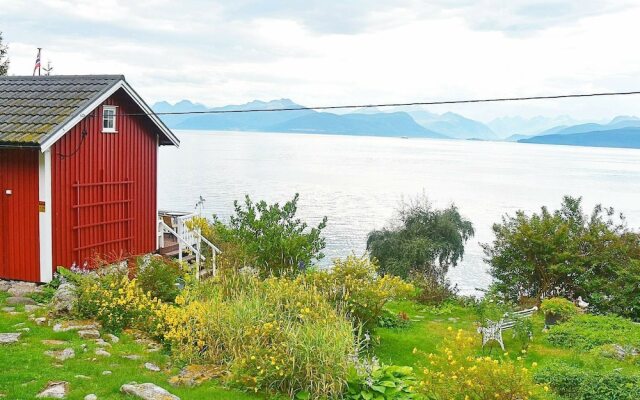 5 Person Holiday Home In Molde