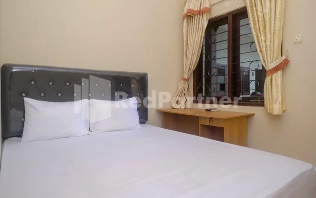 Mutiara Residence Near Simpang Lima Mitra RedDoorz
