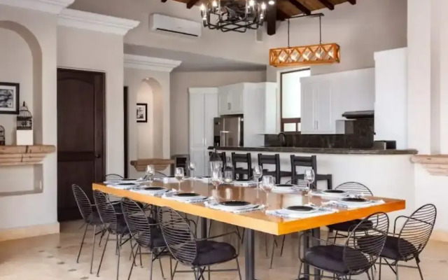 6BD Villa with Ocean Views in Cabo