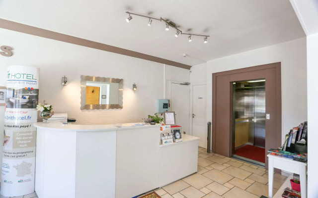 Brit Hotel Bleu Nuit