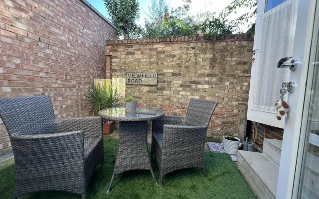 London-apartment-sleeps2-privateentrance