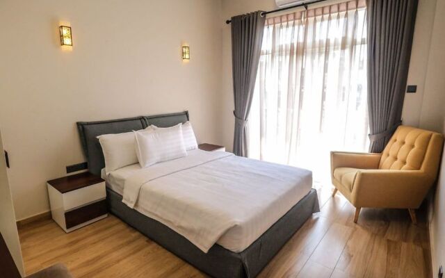 Pink Elephant Tourist Apartment Hotel