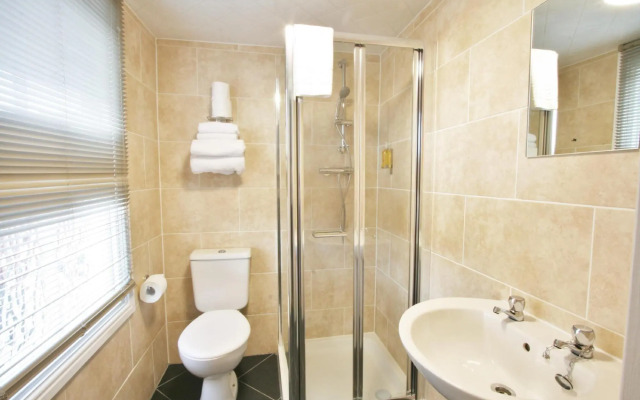 Central Hotel Cheltenham by Roomsbooked