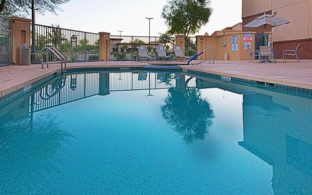 Holiday Inn & Suites Goodyear - West Phoenix Area by IHG