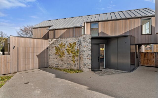 Central Queenstown Villa & Spa