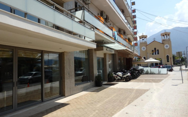 Hotel Flisvos