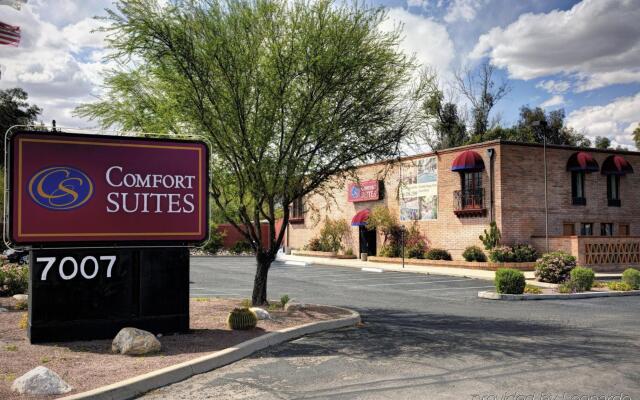 Comfort Suites at Sabino Canyon