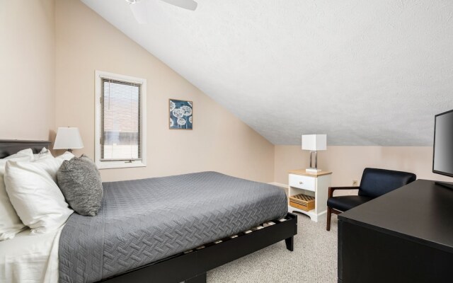 2BDR Loft Suite Golf Course Condo 5549