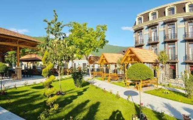 Macara Sheki City Hotel