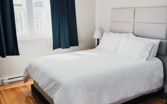 Loyalist Inn & Suites