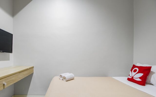 Zen Rooms Verde Residence