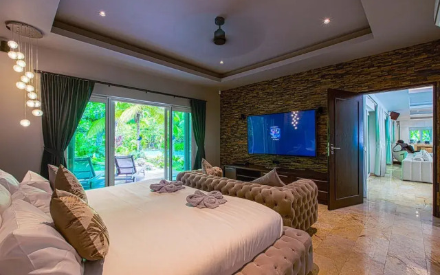 6BR Luxury Tropical Pool Villa PH125