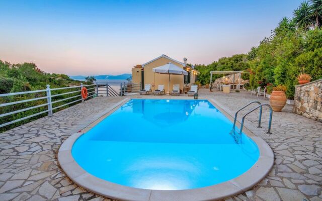 Beach House Sophia in Paxi