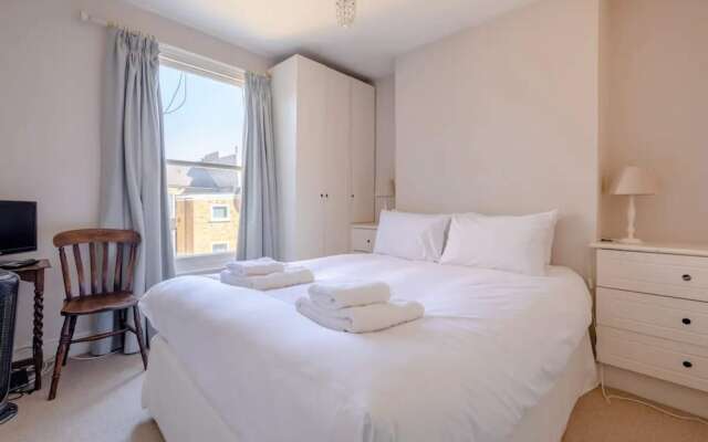 Charming 2 Bedroom Home in West London