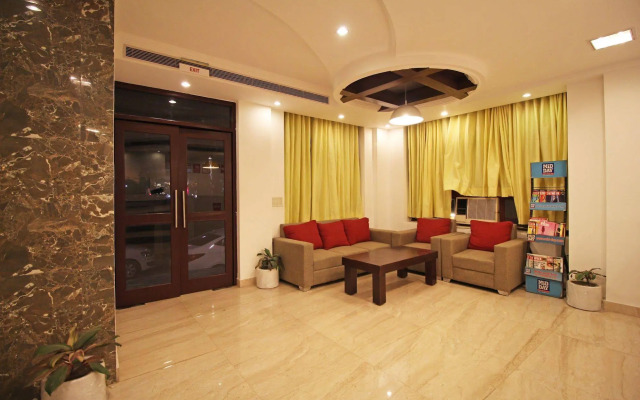 OYO Flagship 525 MG Road Metro Station