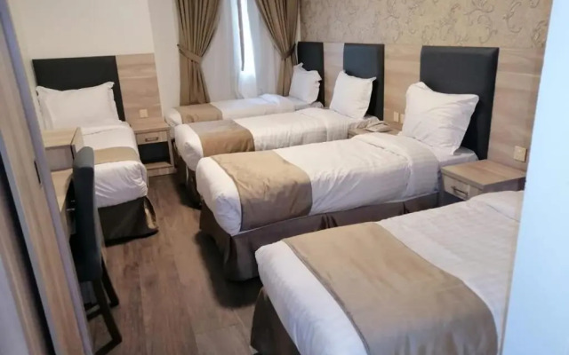 Hayah Grand Hotel