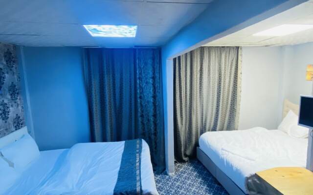 Zeus Convenient Suit İstanbul