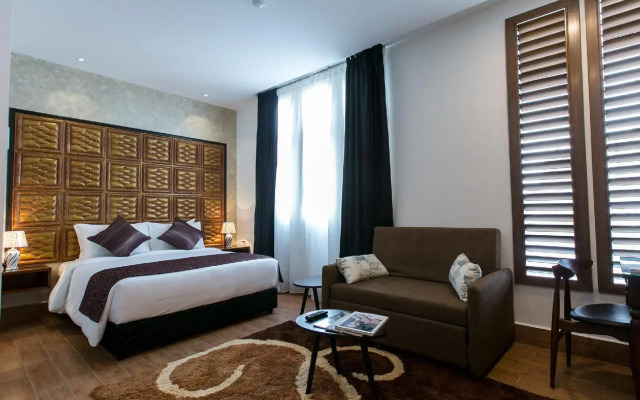 Belllo Hotel JB Central