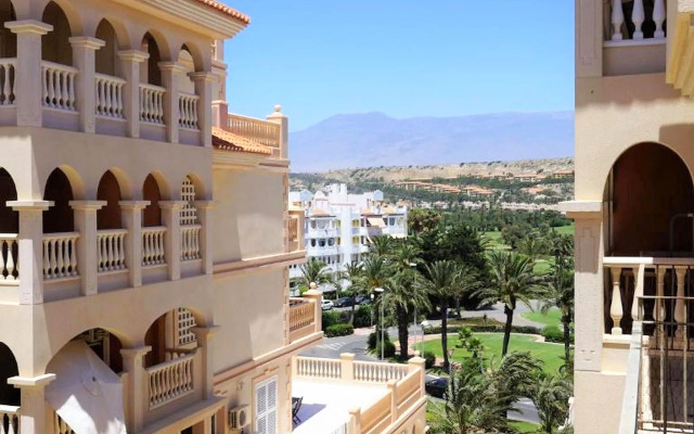 Pleasant apartment in Almerimar with shared pool