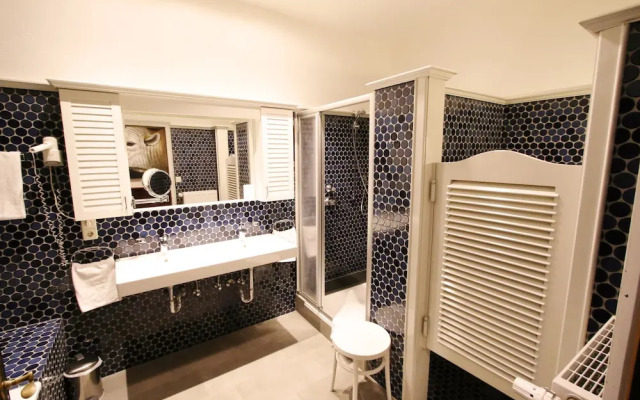 Hotel Am Kaponier GmbH