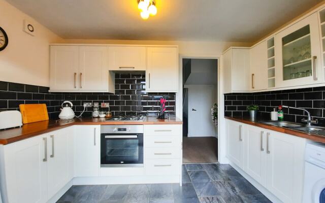Travel Lettings - Dean House