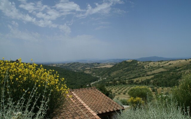 Quaint Holiday Home in Arcidosso With Swimming Pool