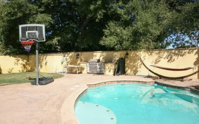 Encino 5 Bedroom House-Private Pool