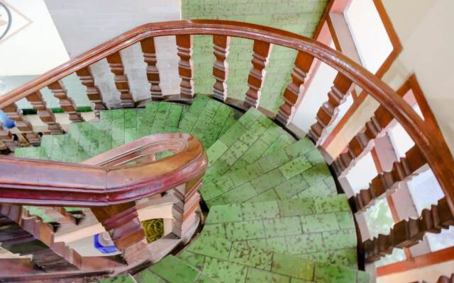 Spot On 1761 Hotel Dirgahayu