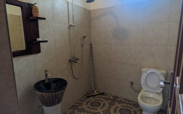Cwmbale Eco-Tourist Lodge