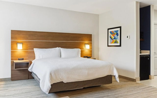 Holiday Inn Express & Suites Mountain View Silicon Valley by IHG