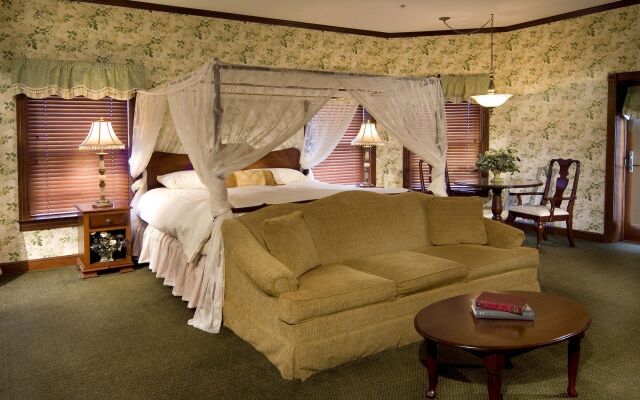 Carlisle Inn Sugarcreek