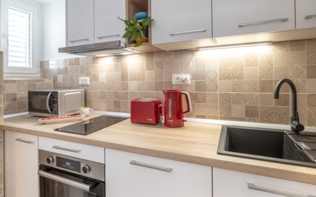 Apartment Ljubav - with parking : A1 Makarska, Riviera Makarska