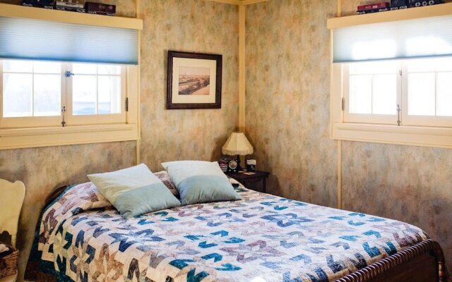 Kettle Moraine Cottage Bed & Breakfast