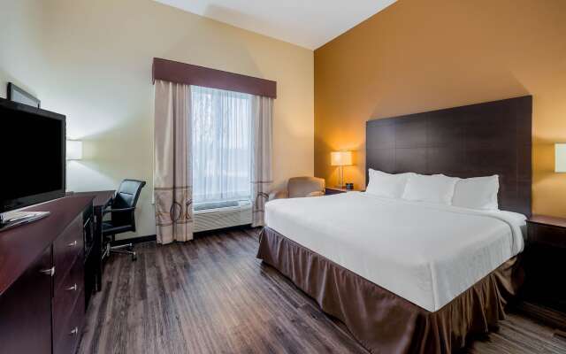 La Quinta Inn & Suites by Wyndham Marshall