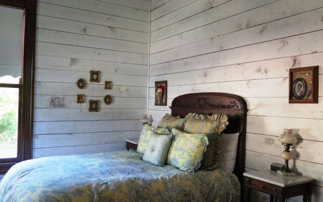 Yellow House Bed and Breakfast