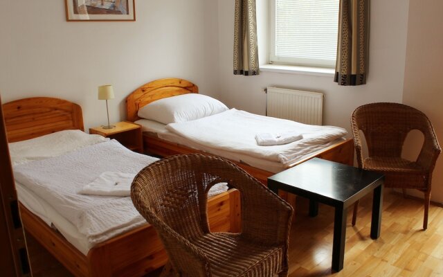 Boulevard City Pension and Apartments