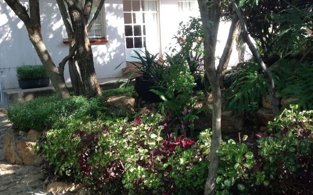 Lynn's Guest House