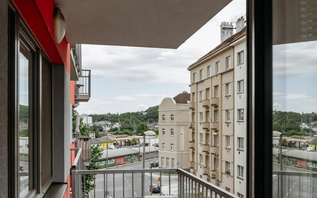 Bright Apartment in Nusle by Prague Days