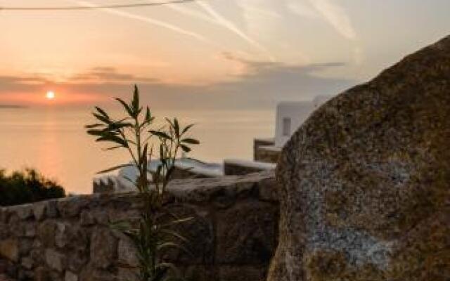 Cycladic Breeze Villa With Private Pool