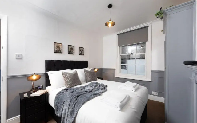 6 Bedroom City Centre Townhouse